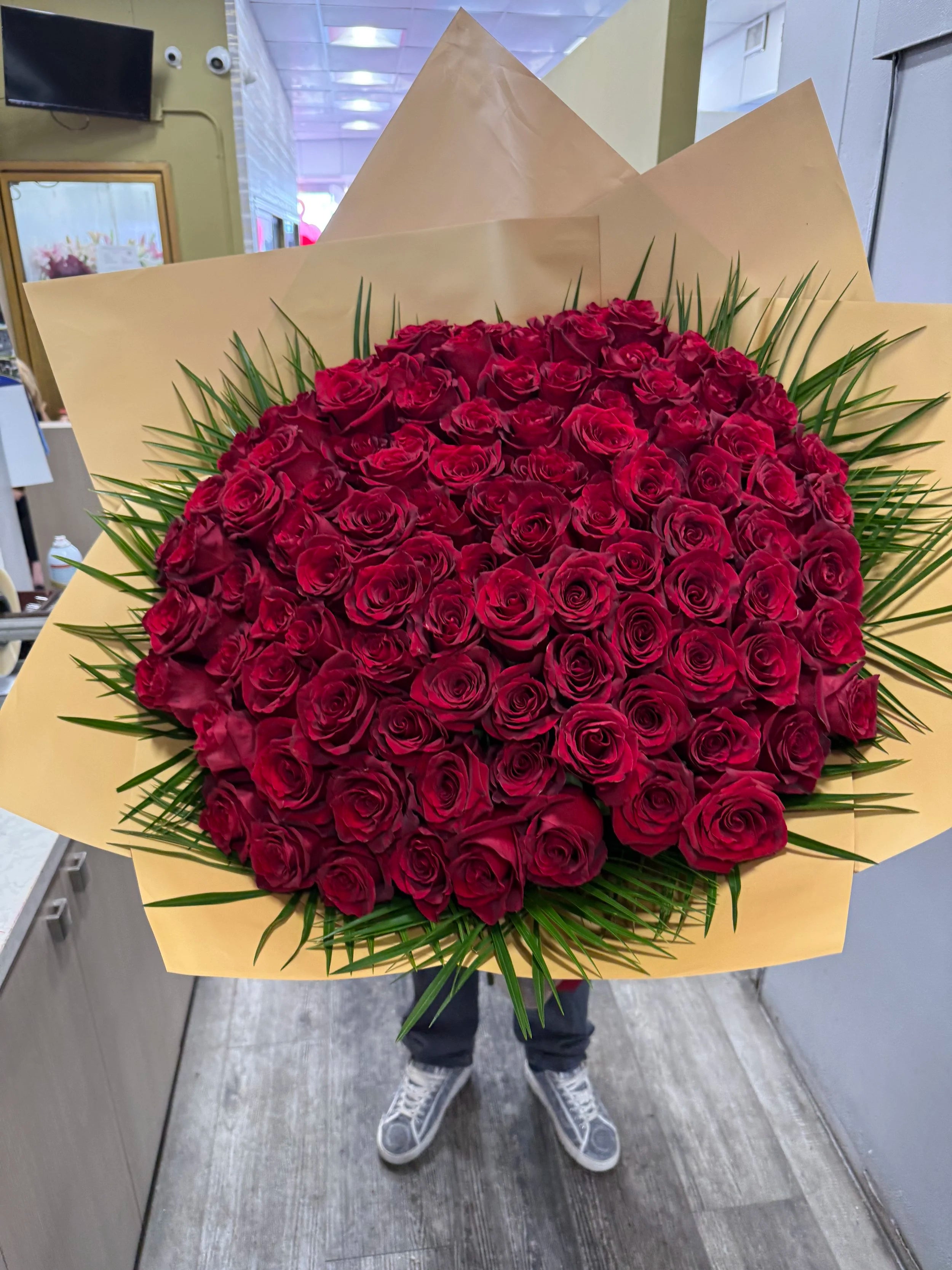 100 Rose Bouquet Full View