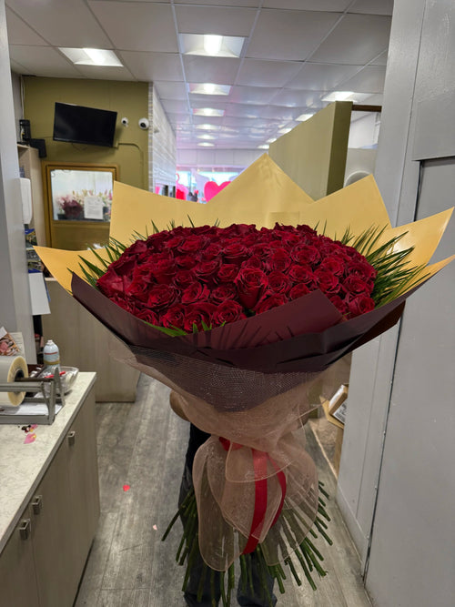 100 Rose Bouquet Side View