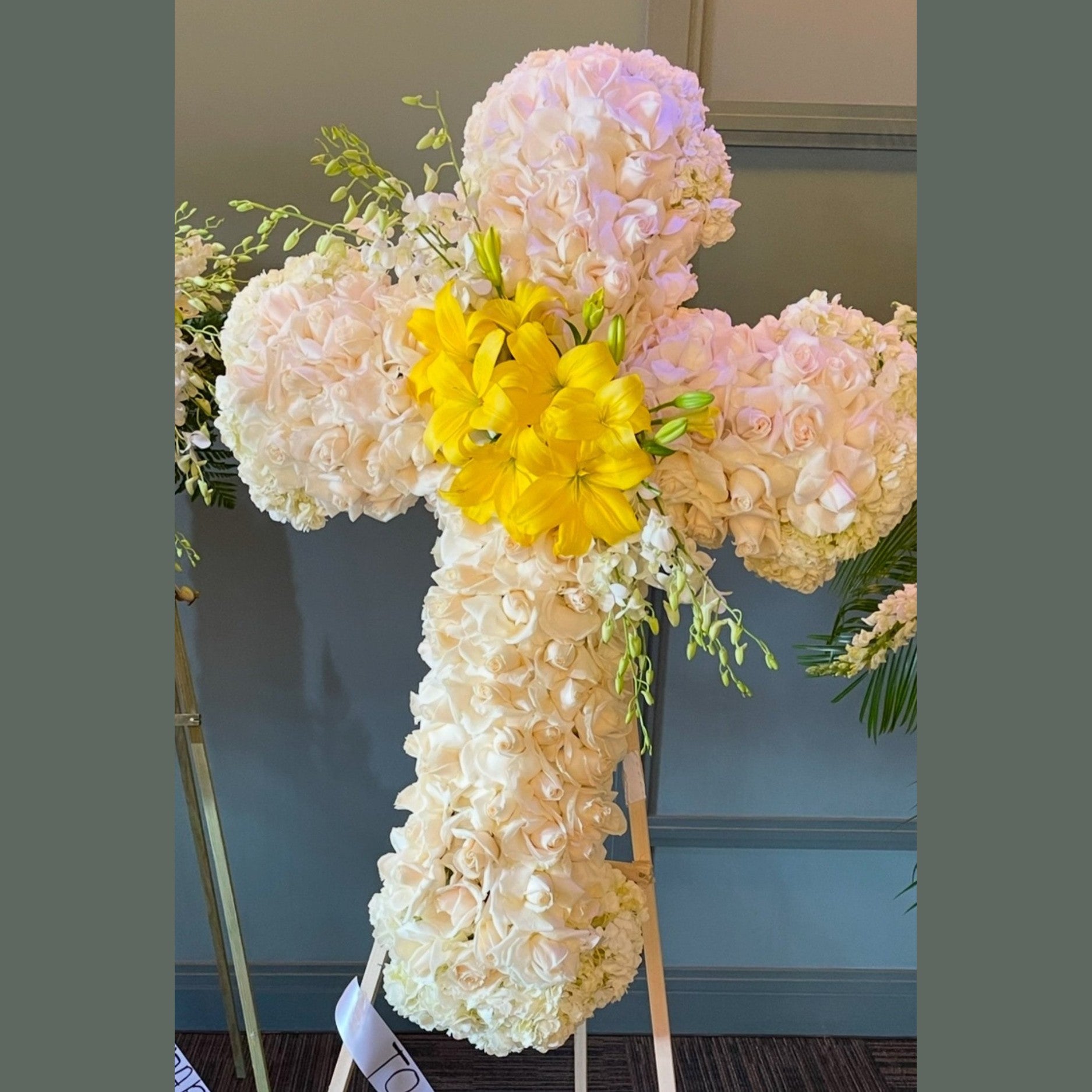 Floral Cross Roses Full View